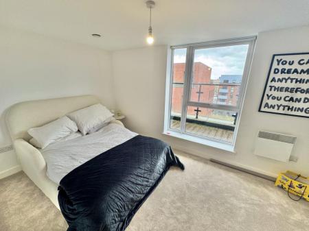 1 bedroom Flat to let in Bridgewater Point, Salford Quays, Salford, M5