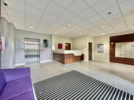 1 bedroom Flat to let in Bridgewater Point, Salford Quays, Salford, M5