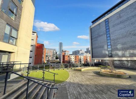 1 bedroom Flat to let in Bridgewater Point, Salford Quays, Salford, M5