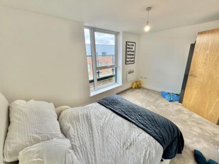 1 bedroom Flat to let in Bridgewater Point, Salford Quays, Salford, M5
