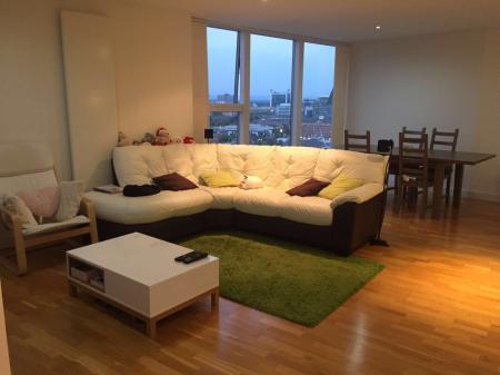 2 bedroom Apartment to let in 100 The Quays, Salford, M50