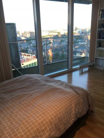 2 bedroom Apartment to let in 100 The Quays, Salford, M50