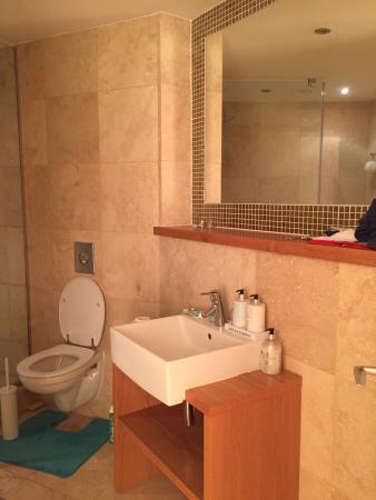 2 bedroom Apartment to let in 100 The Quays, Salford, M50