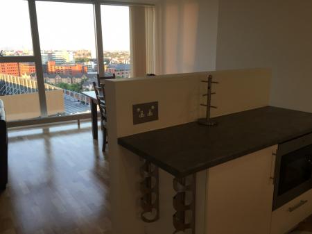 2 bedroom Apartment to let in 100 The Quays, Salford, M50
