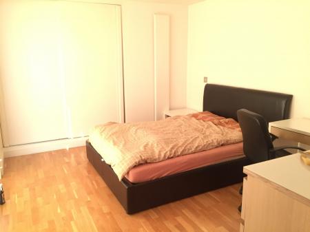 2 bedroom Apartment to let in 100 The Quays, Salford, M50