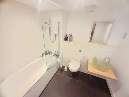 2 bedroom Flat to let in Lakeside Rise, Tower 3, Manchester, M9