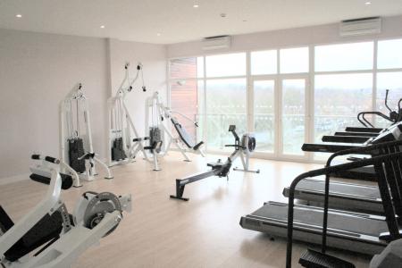 2 bedroom Flat to let in Lakeside Rise, Manchester, M9