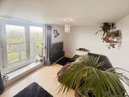 2 bedroom Flat to let in Lakeside Rise, Tower 3, Manchester, M9