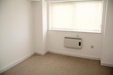 2 bedroom Flat to let in Lakeside Rise, Manchester, M9