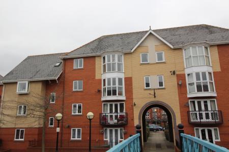 2 bedroom Penthouse to let in Vancouver Quay, Salford Quays, Salford, M50