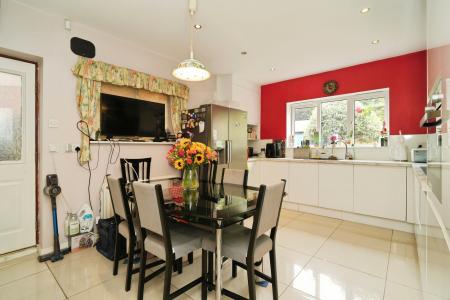 5 bedroom Detached house for sale in Charleston Close, Sale, M33