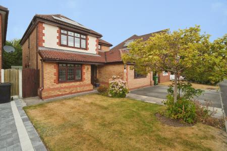 5 bedroom Detached house for sale in Charleston Close, Sale, M33