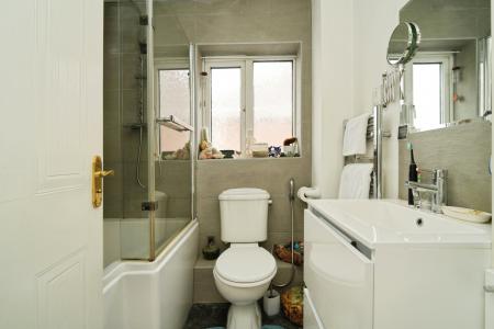 5 bedroom Detached house for sale in Charleston Close, Sale, M33