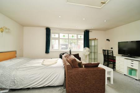 5 bedroom Detached house for sale in Charleston Close, Sale, M33