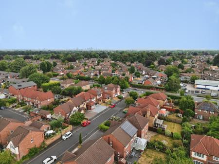 5 bedroom Detached house for sale in Charleston Close, Sale, M33