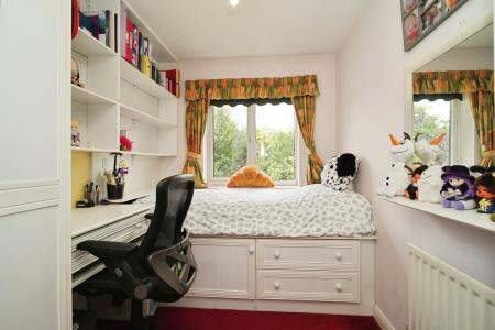5 bedroom Detached house for sale in Charleston Close, Sale, M33