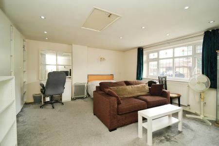 5 bedroom Detached house for sale in Charleston Close, Sale, M33