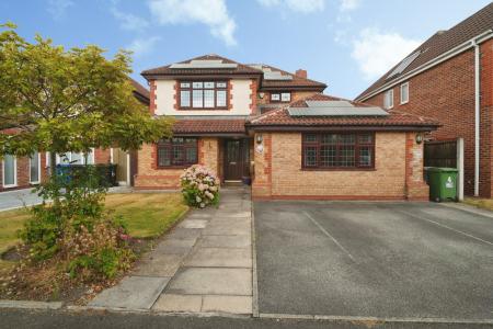 5 bedroom Detached house for sale in Charleston Close, Sale, M33