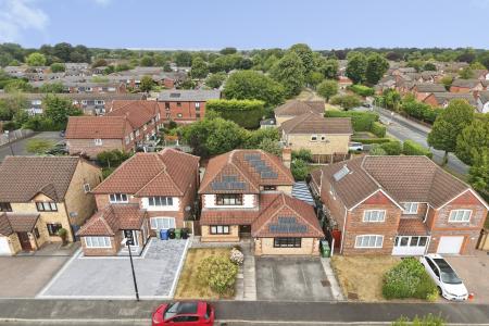 5 bedroom Detached house for sale in Charleston Close, Sale, M33