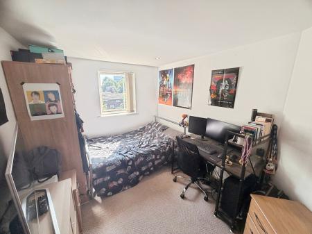 2 bedroom Flat to let in Elmira Way, Salford, M5