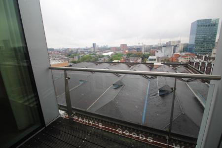 2 bedroom Flat to let in 1 Watson Street, Manchester, M3