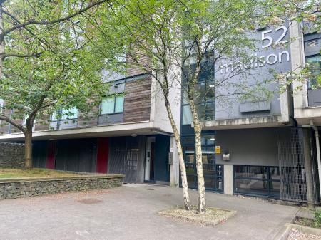 2 bedroom Flat to let in 52 Broadway, Salford, M50
