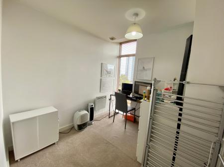 2 bedroom Flat to let in 52 Broadway, Salford, M50