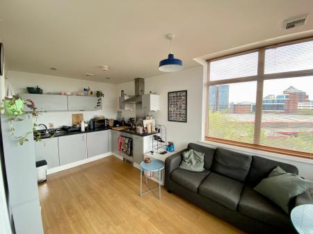 2 bedroom Flat to let in 52 Broadway, Salford, M50
