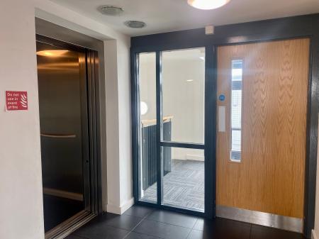 2 bedroom Flat to let in 52 Broadway, Salford, M50