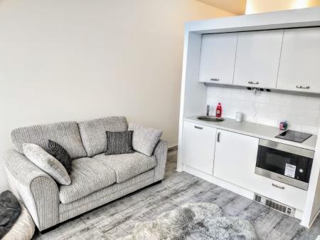 1 bedroom Studio flat to let in Clippers Quay, Salford Quays, Salford, M50