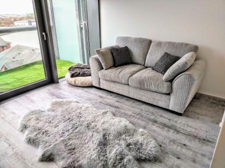 1 bedroom Studio flat to let in Clippers Quay, Salford Quays, Salford, M50