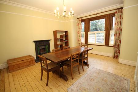 5 bedroom Flat to let in 2 Victoria Avenue, Manchester, M20