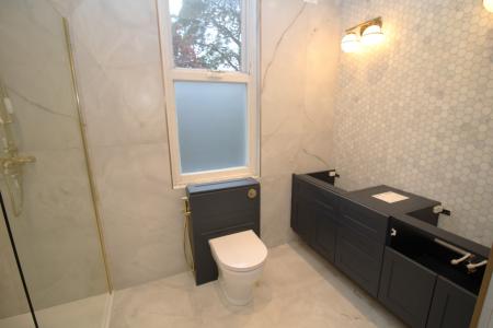 5 bedroom Flat to let in 2 Victoria Avenue, Manchester, M20