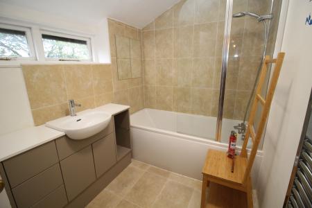 5 bedroom Flat to let in 2 Victoria Avenue, Manchester, M20