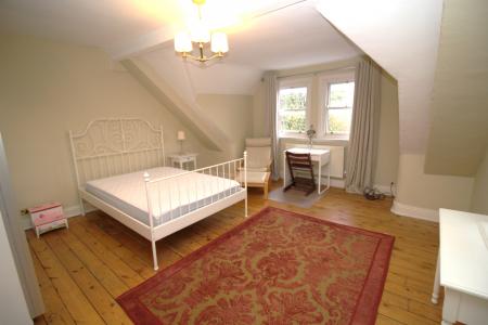 5 bedroom Flat to let in 2 Victoria Avenue, Manchester, M20