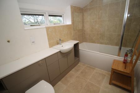 5 bedroom Flat to let in 2 Victoria Avenue, Manchester, M20
