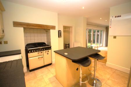 5 bedroom Flat to let in 2 Victoria Avenue, Manchester, M20