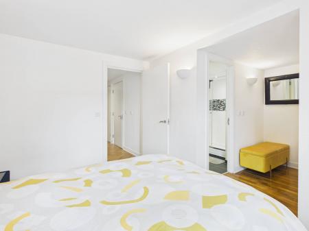 2 bedroom Flat to let in Whitworth Street, Manchester, M1