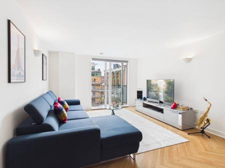 2 bedroom Flat to let in Whitworth Street, Manchester, M1