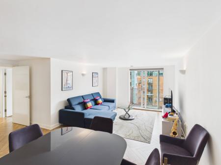 2 bedroom Flat to let in Whitworth Street, Manchester, M1