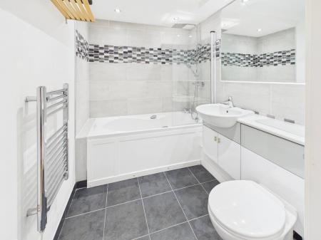 2 bedroom Flat to let in Whitworth Street, Manchester, M1