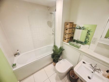 1 bedroom Flat to let in Greenwood Terrace, Salford, M5