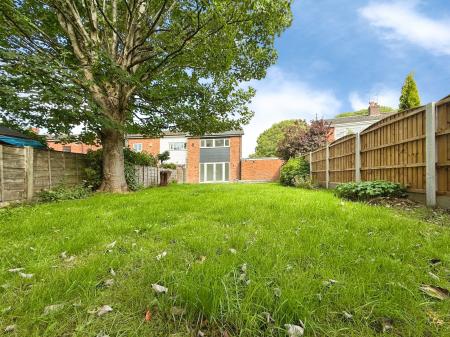 3 bedroom Semi-detached house to let in Ashstead Road, Brooklands, Sale, M33