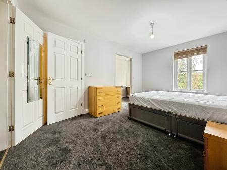 2 bedroom Flat to let in Hadfield Close, Rushome, Manchester, M14