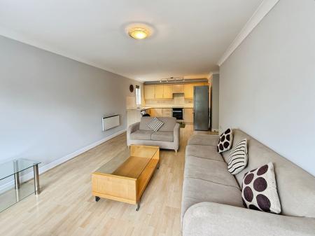 2 bedroom Flat to let in Hadfield Close, Rushome, Manchester, M14