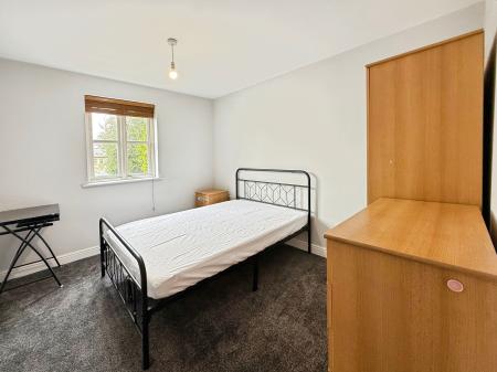 2 bedroom Flat to let in Hadfield Close, Rushome, Manchester, M14