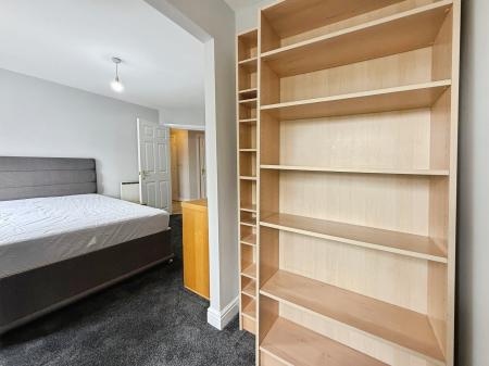 2 bedroom Flat to let in Hadfield Close, Rushome, Manchester, M14