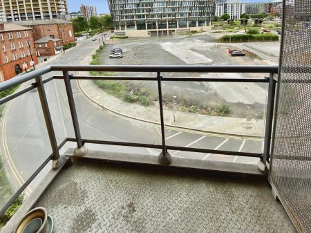 2 bedroom Flat to let in Corporation Street, Manchester, M4