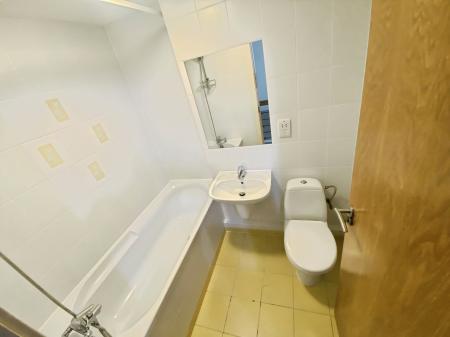 2 bedroom Flat to let in Corporation Street, Manchester, M4