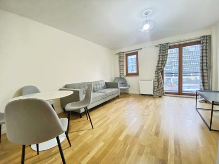 2 bedroom Flat to let in Corporation Street, Manchester, M4